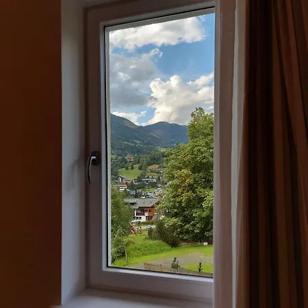 Апартаменты Alpenflair - Charming Ski-to-door Бад Кляйнкирххайм