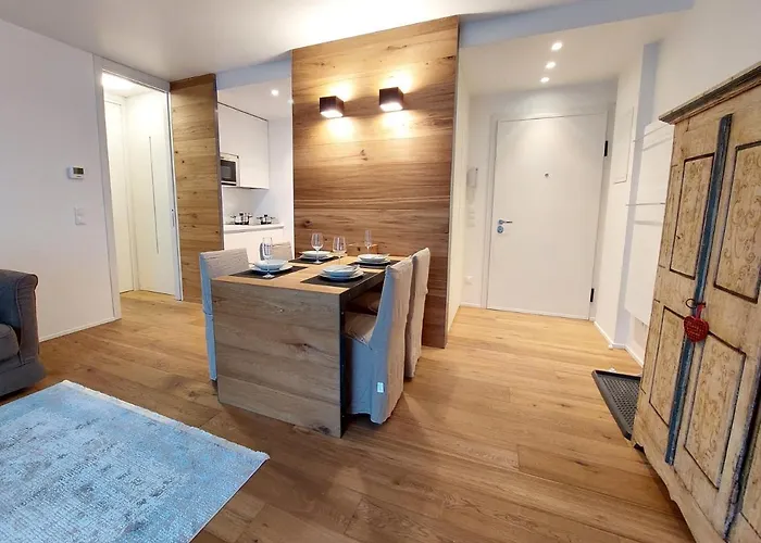 Alpenflair - Charming Ski-to-door Lägenhet